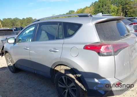 2018 Toyota Rav4 Xle z USA, uszkodzony, nr VIN 2T3RFREV6JW844376